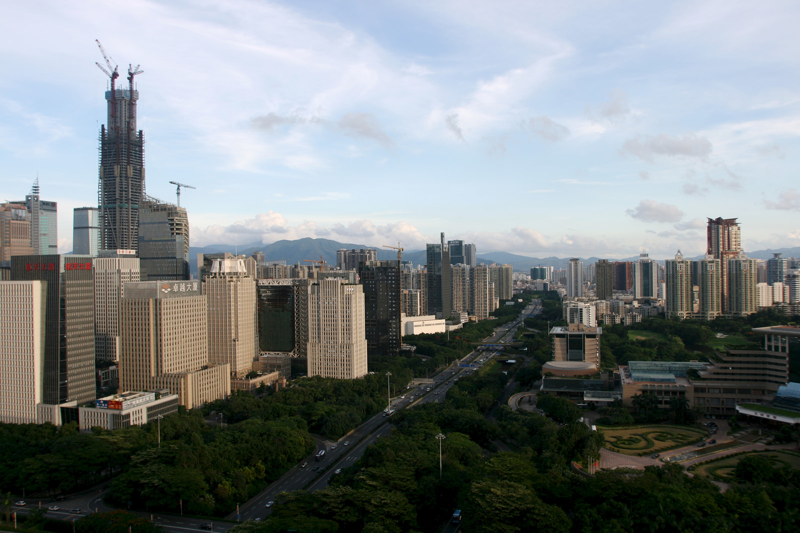 深圳最高楼平安金融中心超越地王大厦